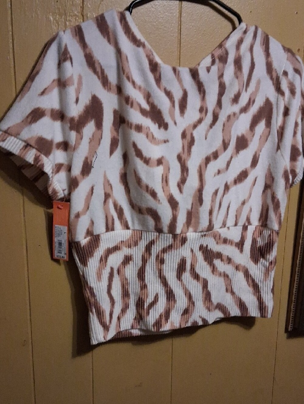 Colsie Cream and Brown Tie-Front Zebra Crop Top - Picture 5 of 6
